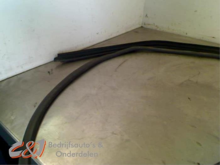 Portierrubber 2Deurs links van een Renault Master, Gebruikt, -, Renault, -
