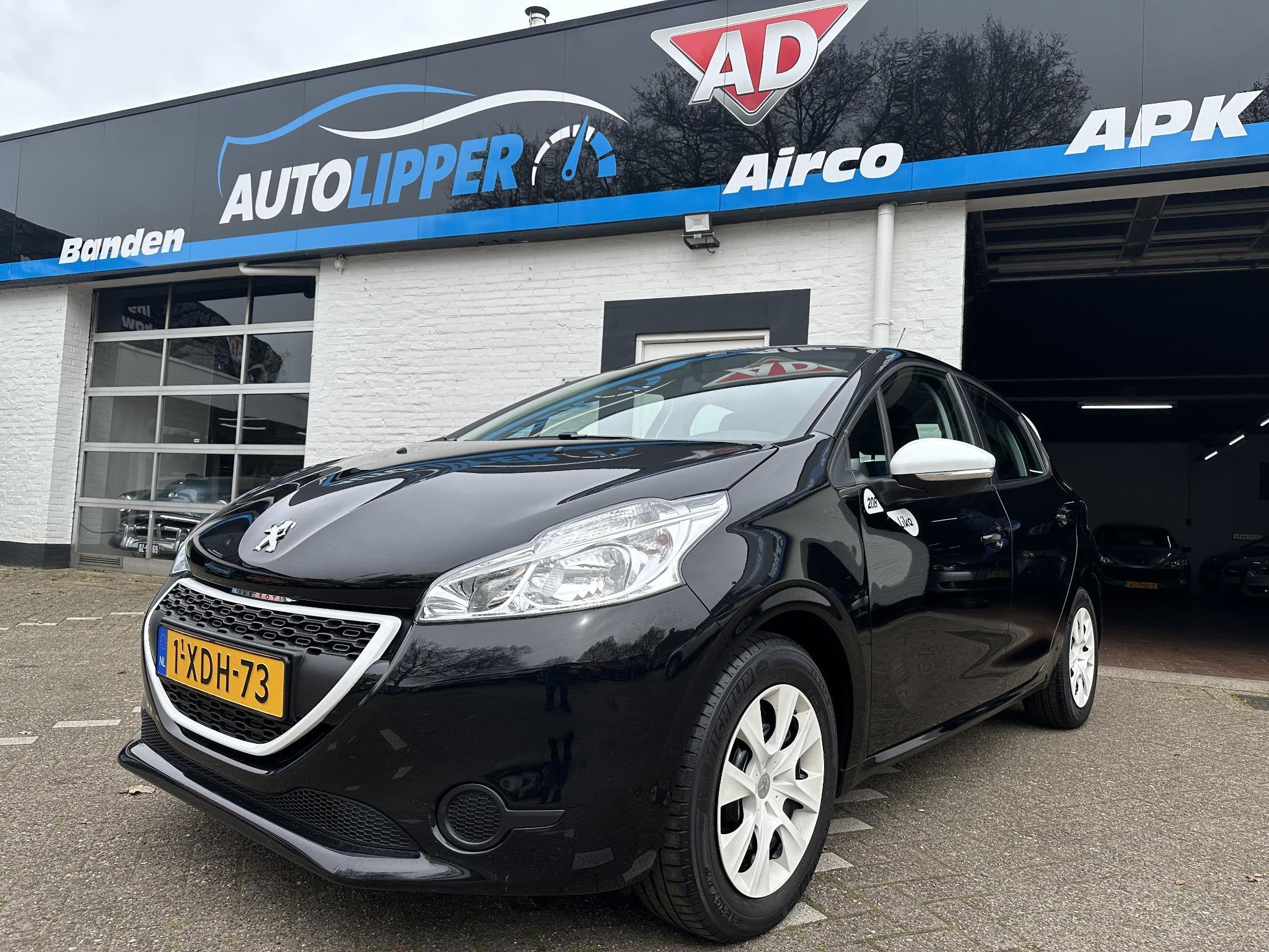 Peugeot 208 1.0 VTi LIKE /Nieuwe apk/ Nieuwe D riem/5 drs/Cr, Auto's, Voorwielaandrijving, Euro 5, Gebruikt, 31 €/maand
