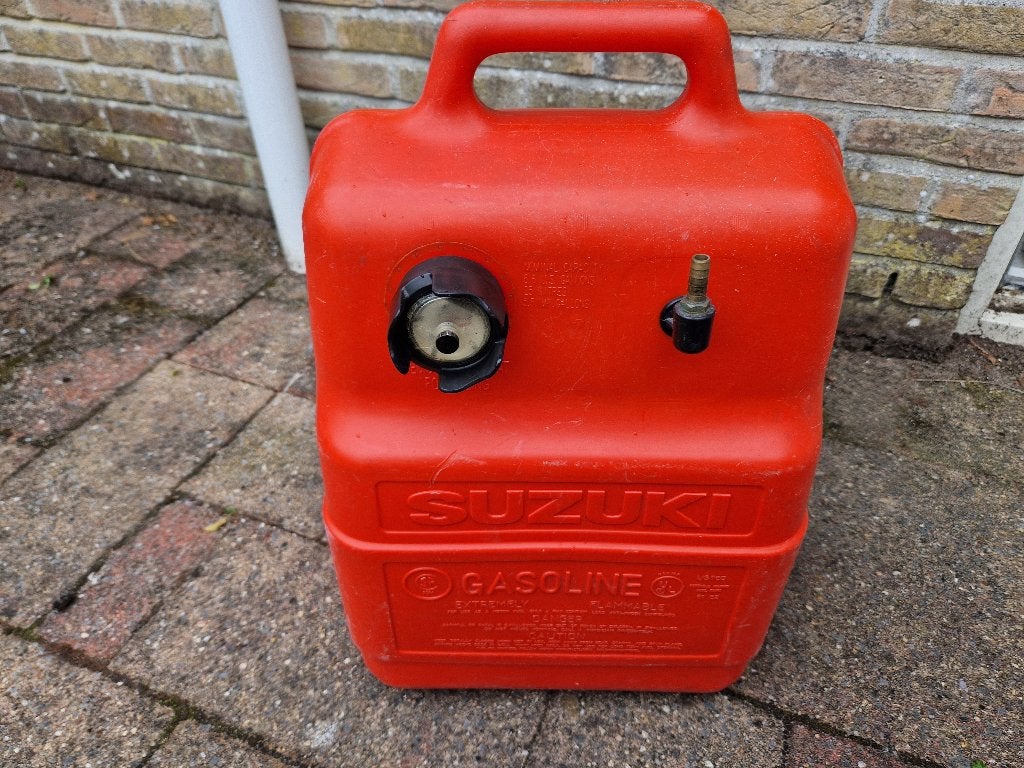 Brandstoftank Suzuki, Watersport en Boten, Bootonderdelen, Ophalen, Zo goed als nieuw, Motor en Techniek, Motorboot