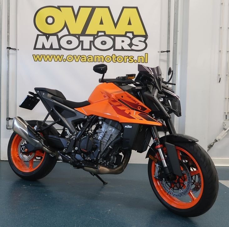 KTM 990 DUKE (bj 2024) 1,900 km, 2 cilinders, KTM, Bedrijf, Onbekend