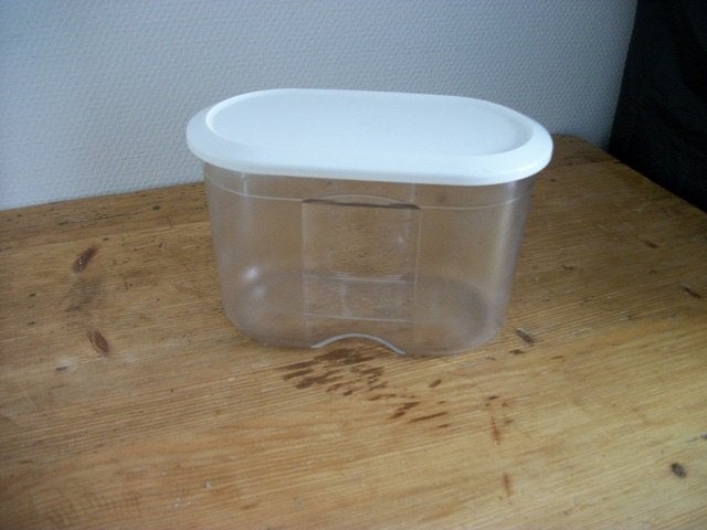 Tupperware Beschuitbus ( wit deksel ), Huis en Inrichting, Keuken | Tupperware, Ophalen of Verzenden, Gebruikt, Wit, Overige typen
