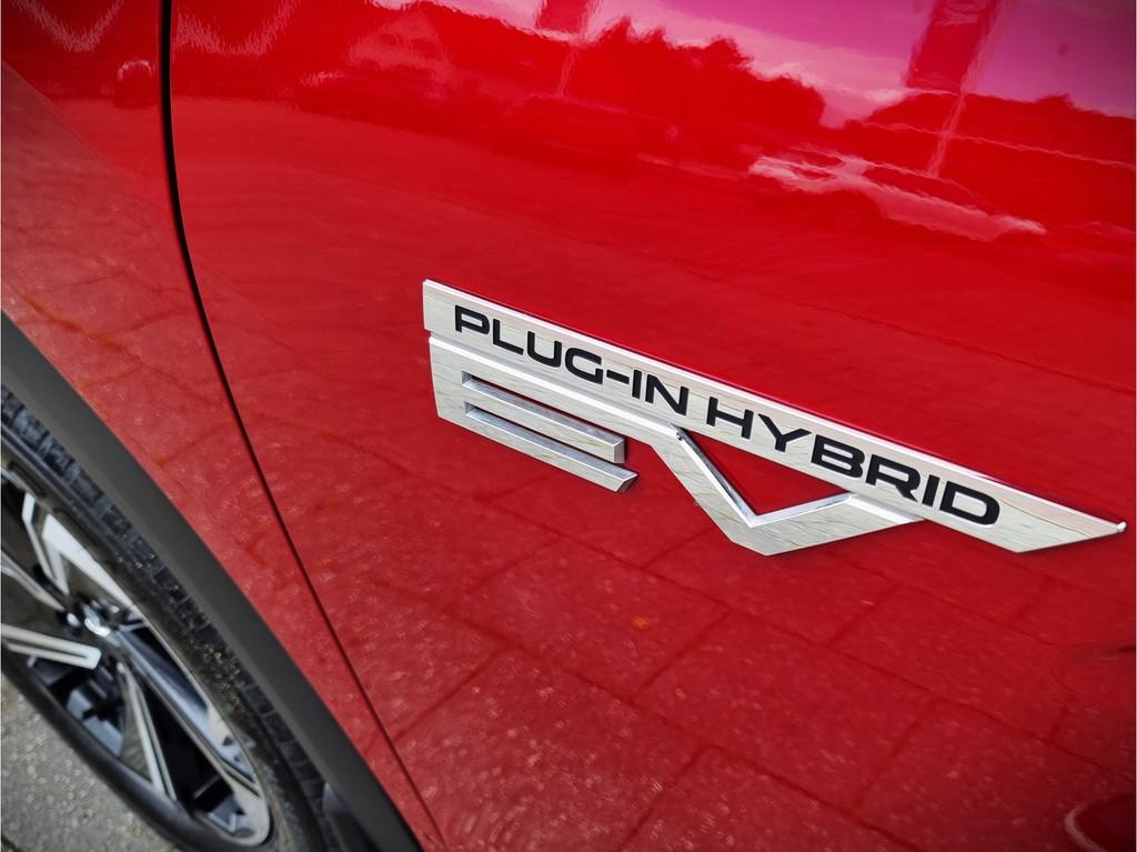 Mitsubishi Eclipse Cross 2.4 PHEV Intense Plus | Ad. Cruise, Zwart, 4 cilinders, Verwarming stoelen achter, Bedrijf