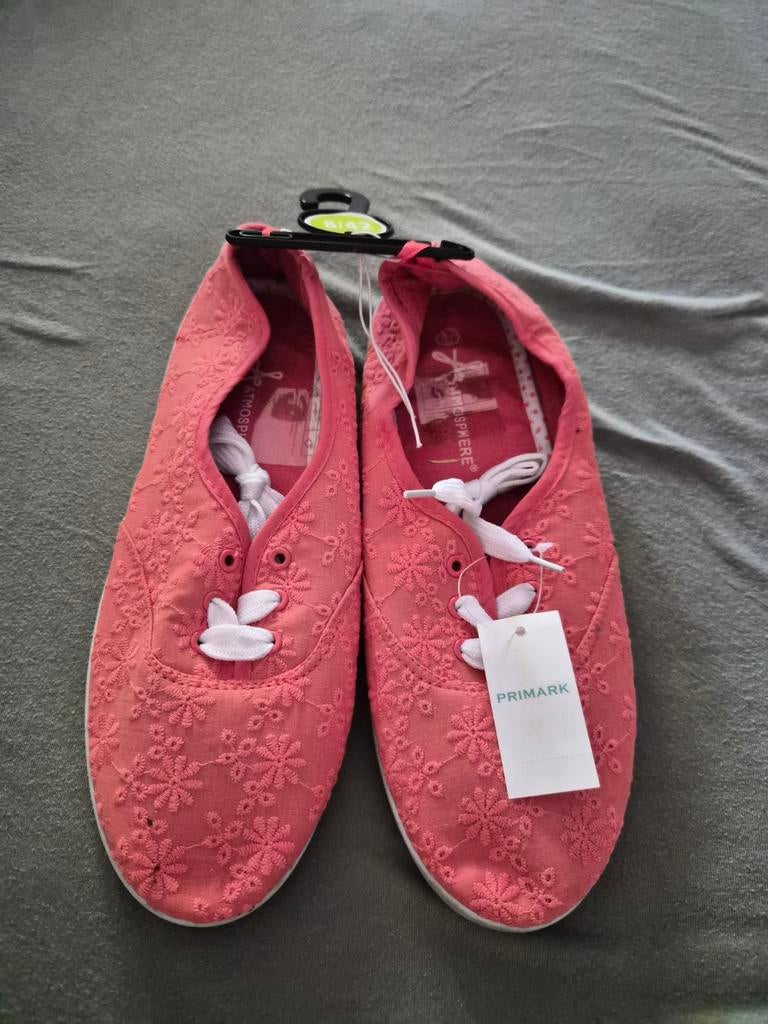 Nieuwe roze Primark sneakers met bloemenprint, Primark, Nieuw, Ophalen of Verzenden, Sneakers of Gympen