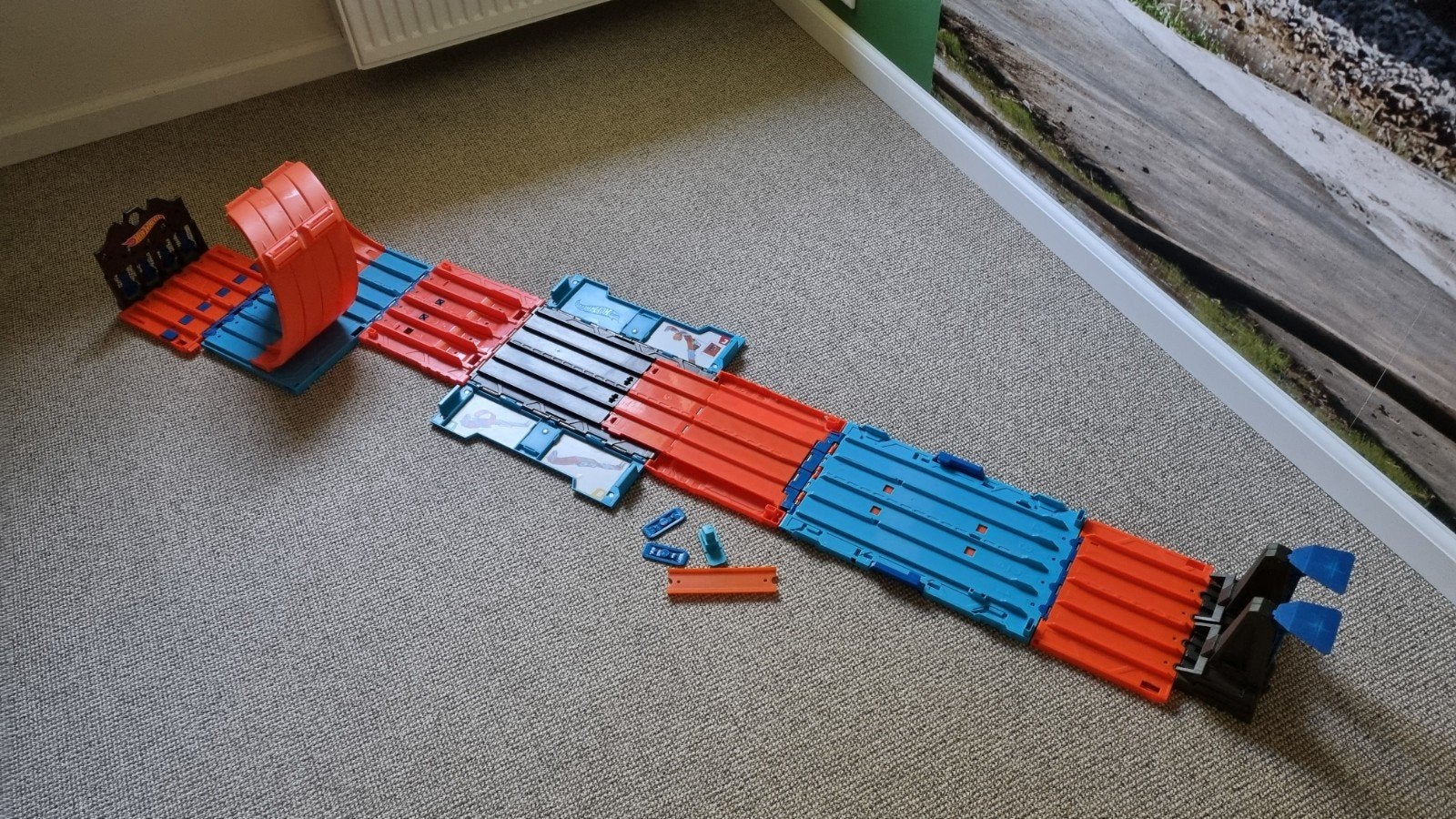 Hot wheels racebaan met looping en opbergbox, Kinderen en Baby's, Racebaan, Ophalen of Verzenden, Zo goed als nieuw, Hot Wheels