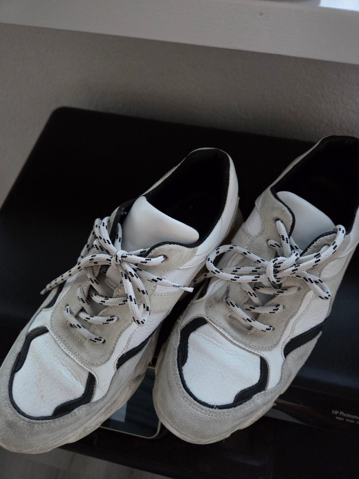 dames sneakers Miss Behave, Ophalen of Verzenden, Zo goed als nieuw, Wit, Sneakers of Gympen