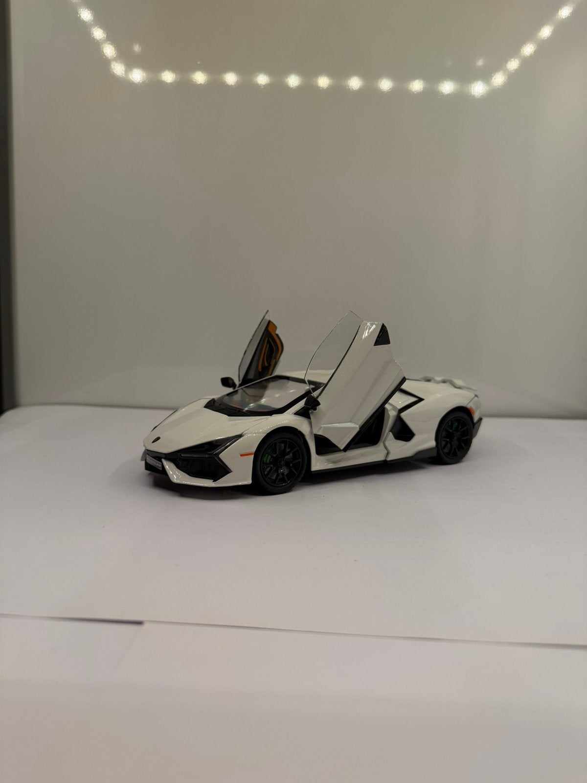 Lamhorghini Revuelto 1:24 met werkende lichten, Ophalen of Verzenden, Gebruikt, Auto, Overige merken