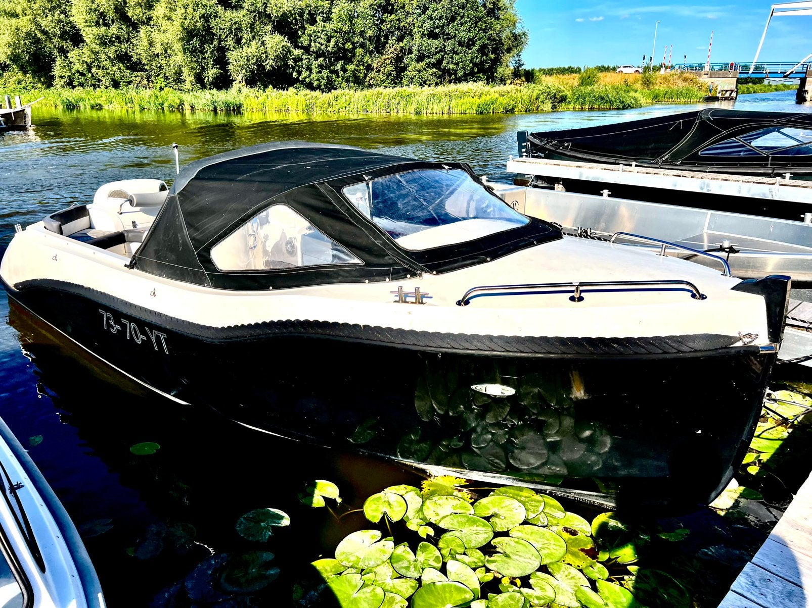 Oudhuijzer 700 tender sloep met kajuit en 115pk Suzuki, Watersport en Boten, Ophalen, Tender, Binnenboordmotor, Zo goed als nieuw