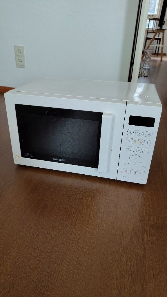 Samsung magnetron wit met accessoires, Witgoed en Apparatuur, Magnetrons, Gebruikt, Vrijstaand, Combimagnetron, 45 tot 60 cm, Grill