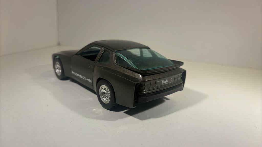 Porsche 924 turbo bburago 1.24, Ophalen of Verzenden, Bburago, A, A