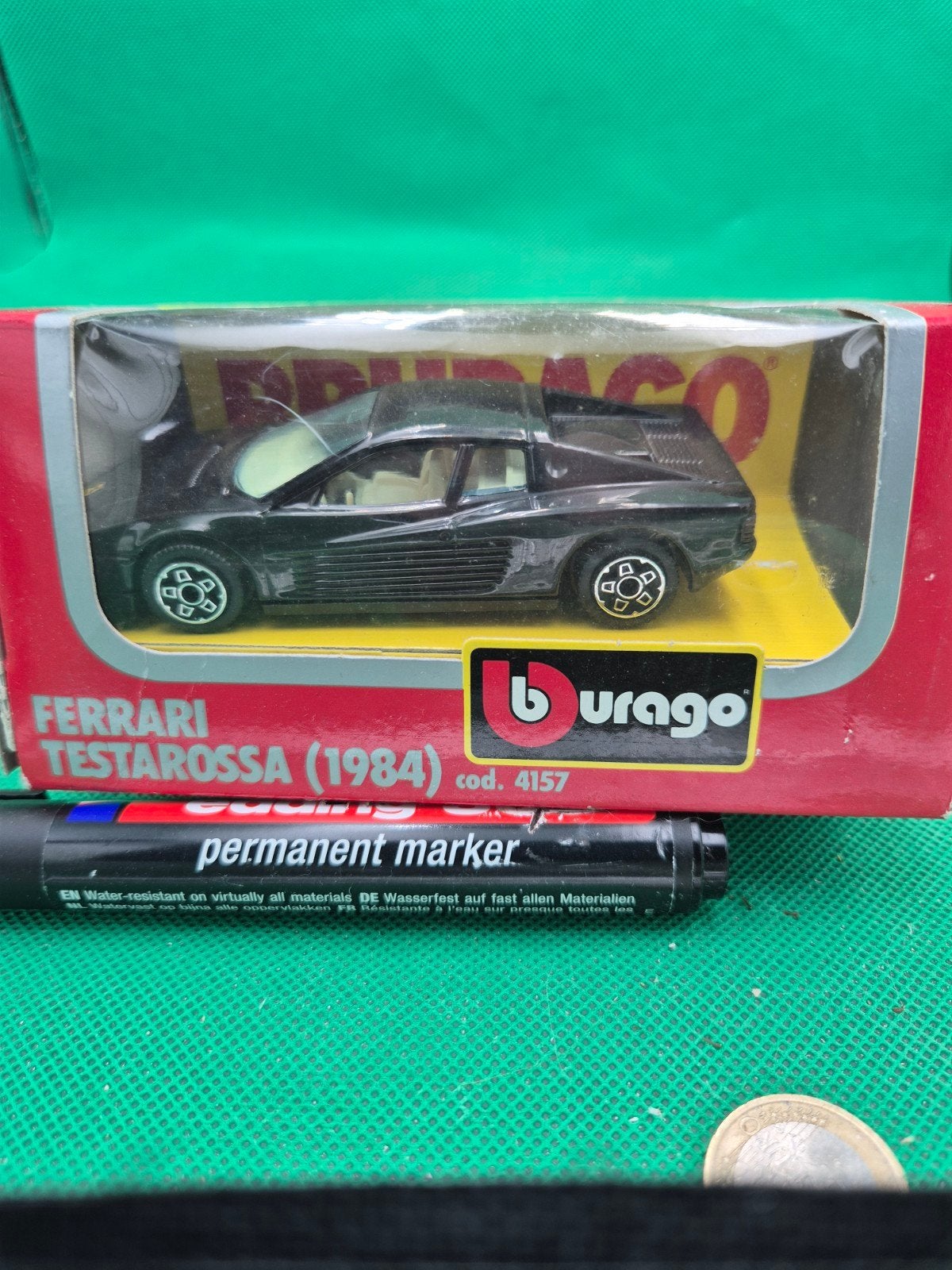 351 Ferrari Testarossa 1/43 Bburago, Ophalen of Verzenden, Zo goed als nieuw, Auto, Overige merken
