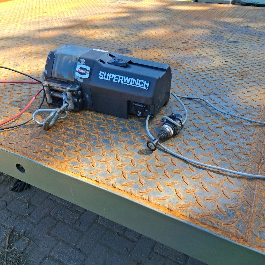 SUPERWINCH S3500 24 Volt Lier, Ophalen, Gebruikt, Elektrisch