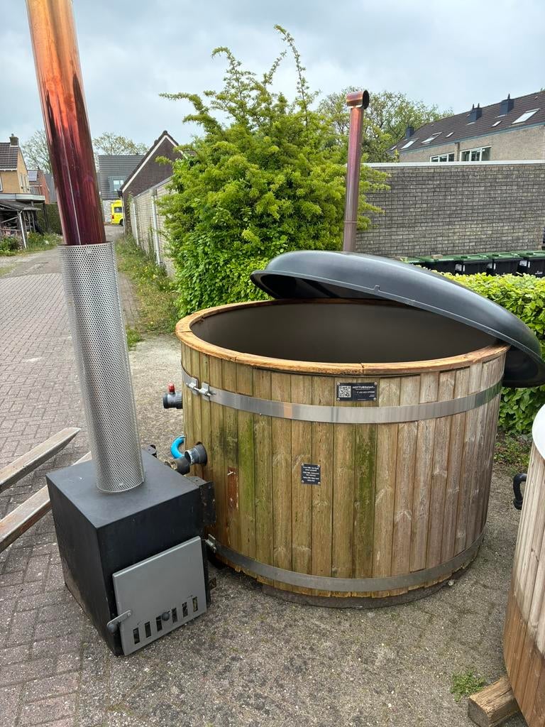 Tweedehandse - gebruikte - kirami hottub - grote kachel