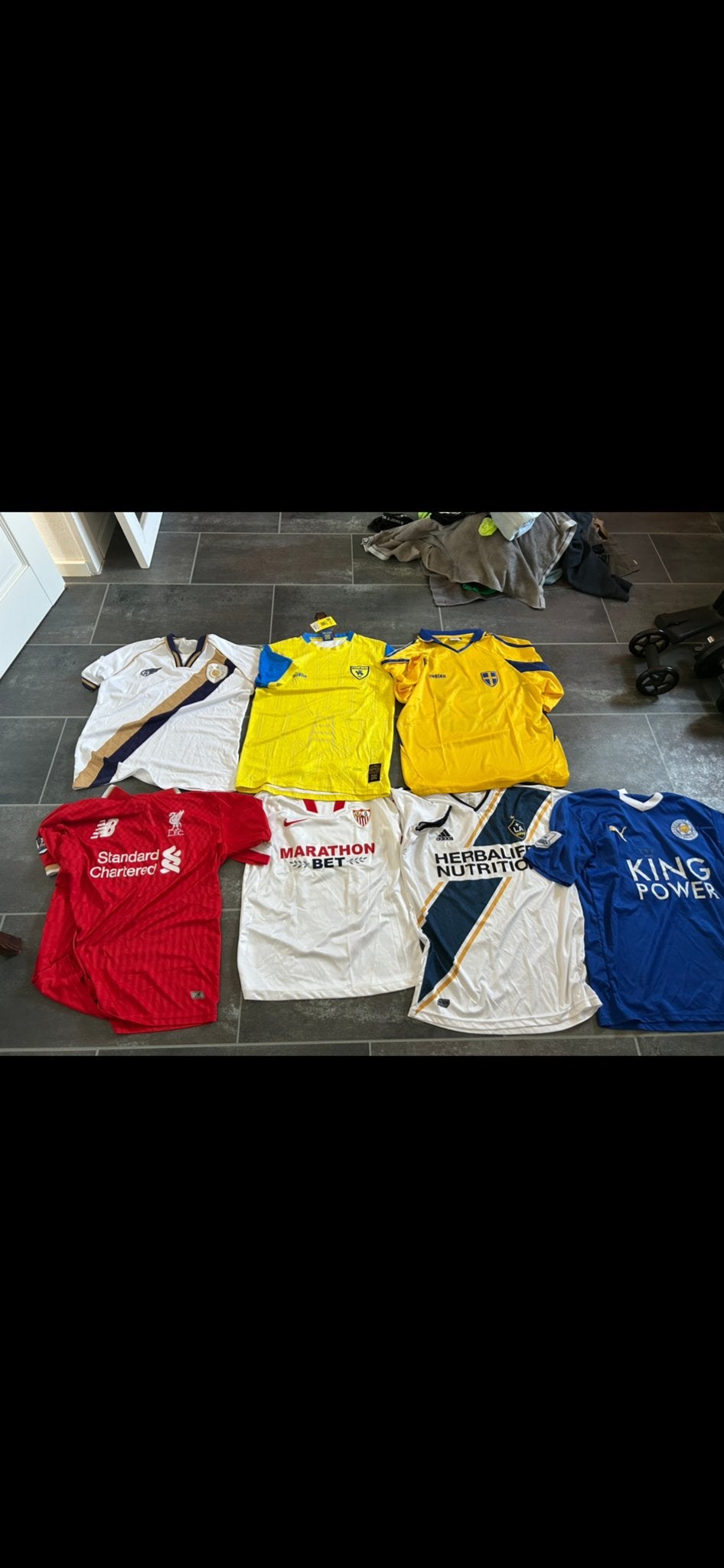 Voetbalshirts Collectie: Liverpool, Leicester, Zweden, etc., Sport en Fitness, Voetbal, Maat M, Ophalen of Verzenden, Gebruikt