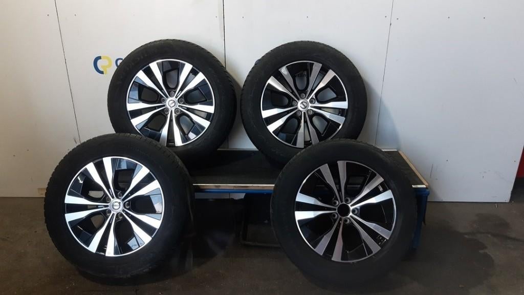 Volvo XC60 winterset 18" Origineleset 32209452 Vredestein, 18 inch, Gebruikt, Banden en Velgen, 235 mm