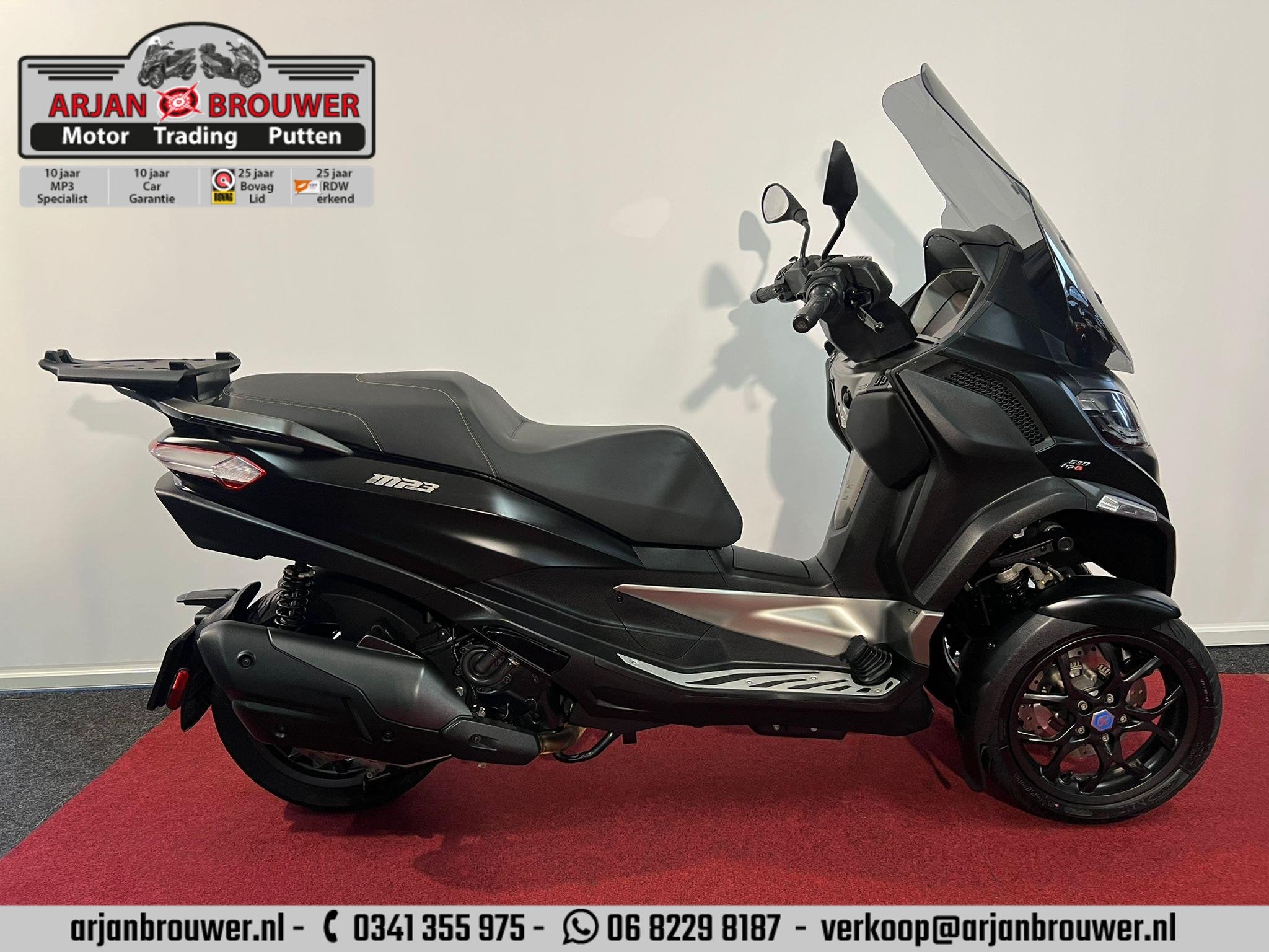 Piaggio 530 MP3 HPE Exclusive, Piaggio Vespa B.V., Minervum 7272
4817 ZM  Breda, NL, Customer_service@piaggio.com, ABS