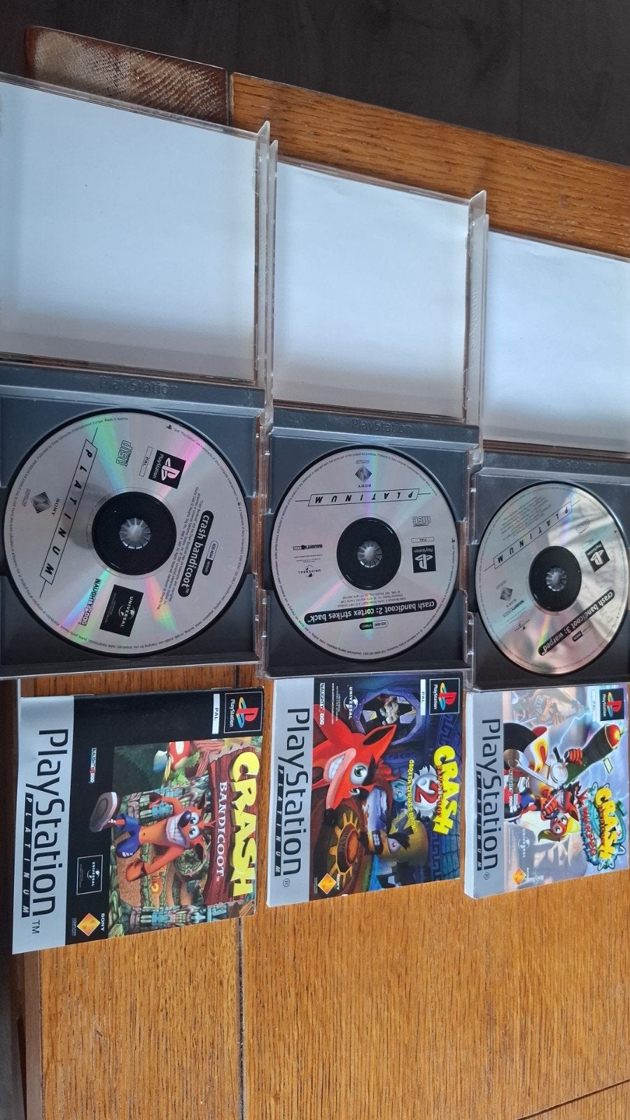 Crash Bandicoot Trilogie (Deel 1, 2 & 3) 100% CIB, 1 speler, Zo goed als nieuw, Vanaf 3 jaar, Ophalen