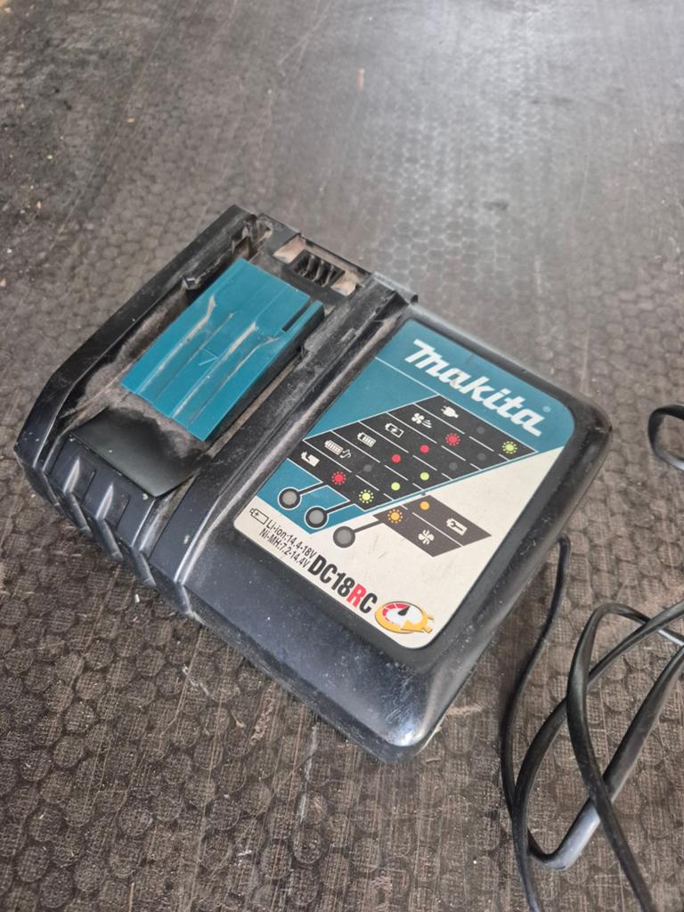 Makita DC18RC Oplader voor Li-ion  accu's, Ophalen of Verzenden