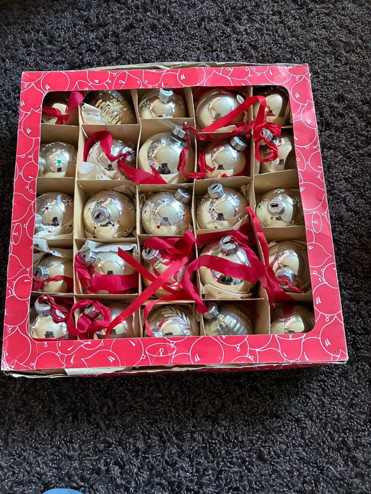 Oude doos met 25 kerstballen, Diversen, Ophalen, Gebruikt