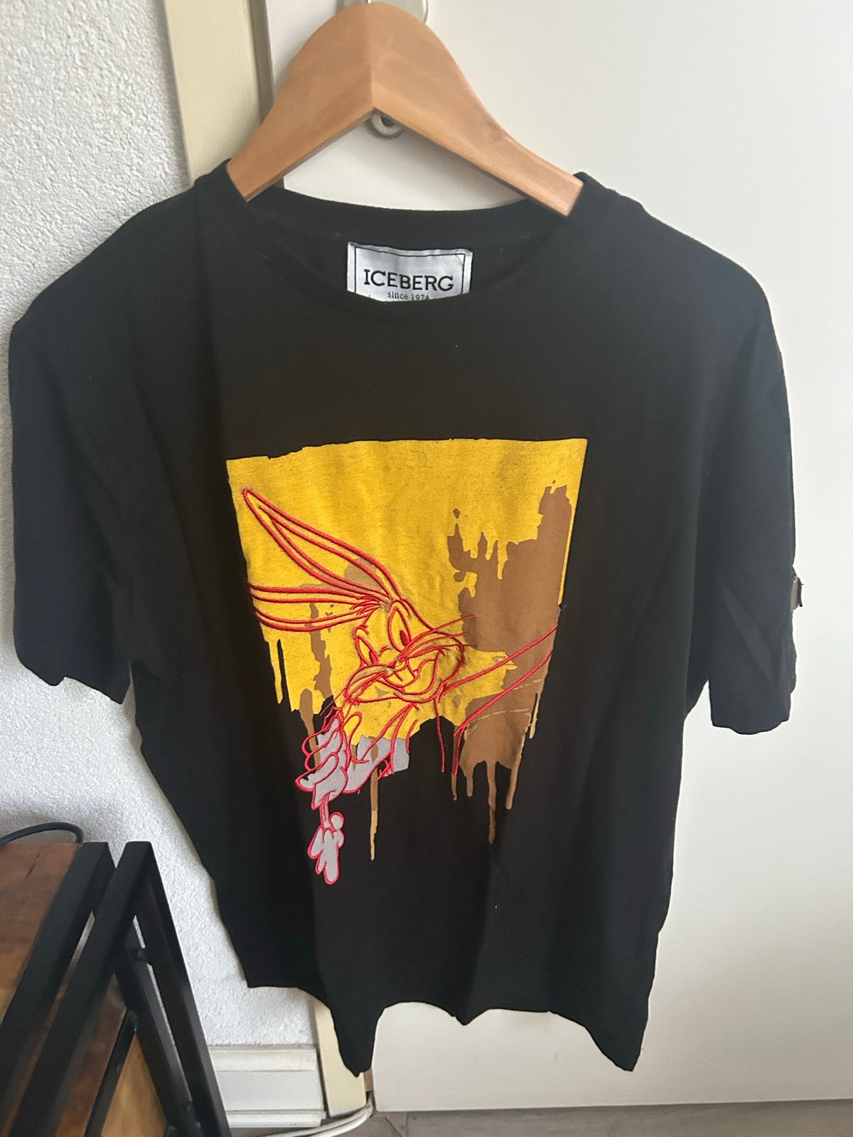 Iceberg Bugs Bunny T-shirt Zwart maat L, Maat 38/40 (M), Zwart, Ophalen of Verzenden, Zo goed als nieuw