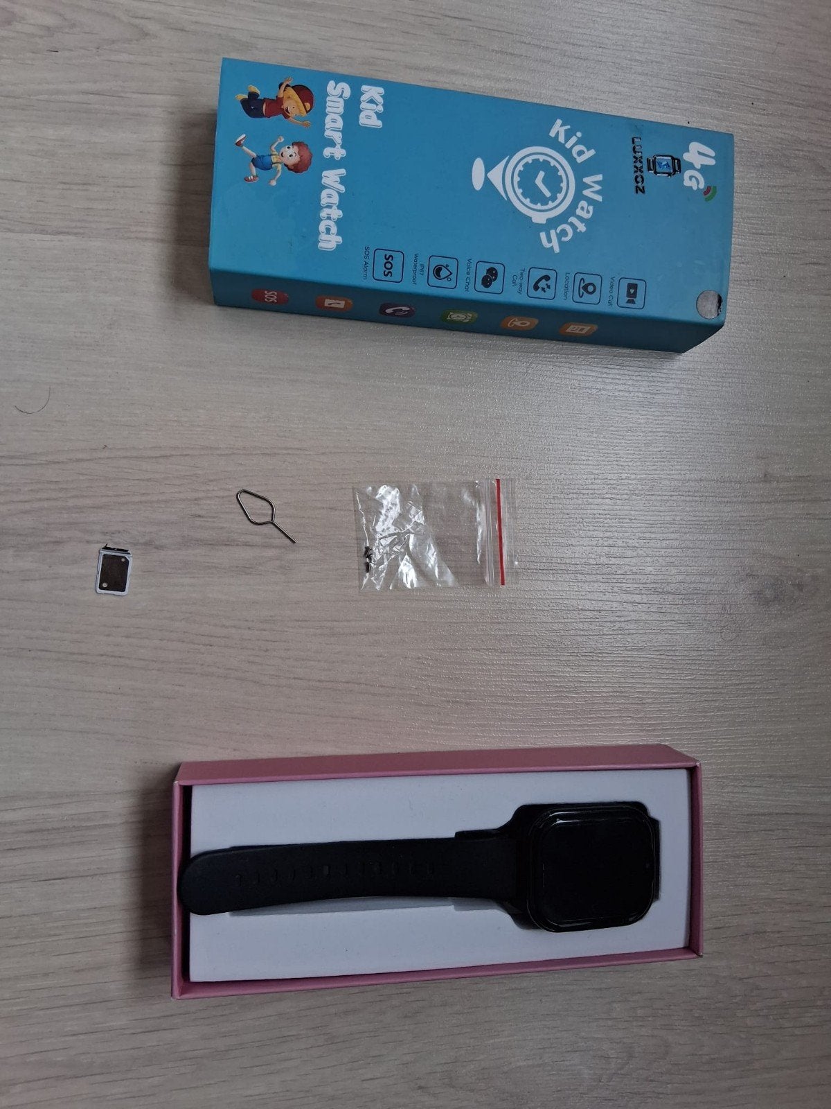 Kid Smart Watch 4G Zwart - GPS Tracker & SOS Functie, Zwart, Ophalen of Verzenden, Zo goed als nieuw, GPS