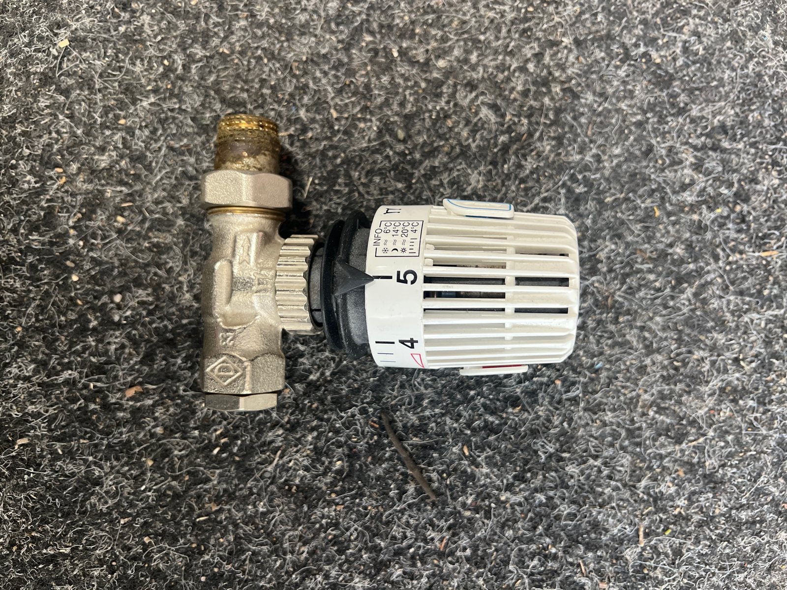 Thermostaatkraan voor radiator, Thermostaat, Minder dan 30 cm, Nieuw, Minder dan 60 cm