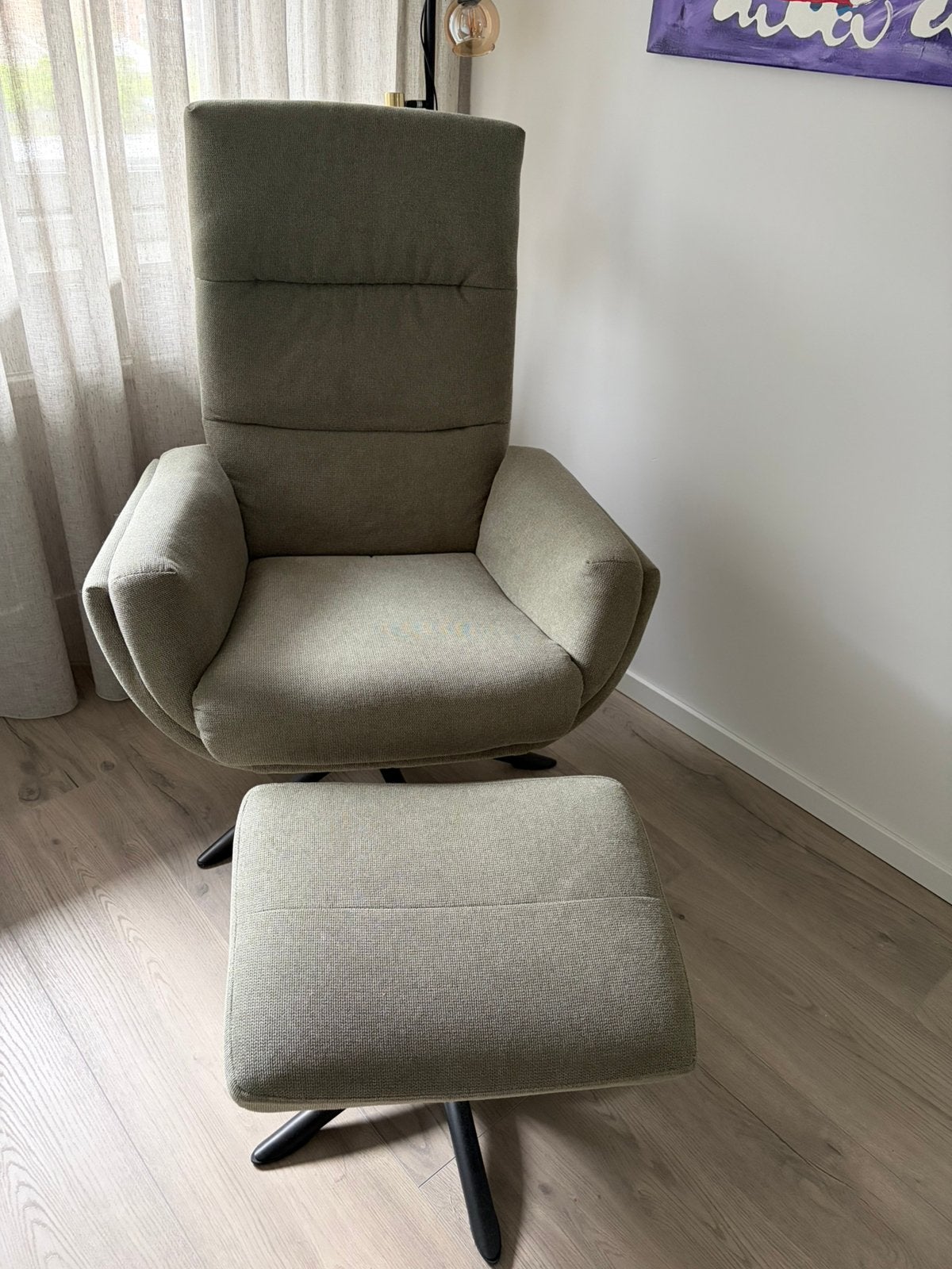 Draai fauteuil met voetenbank., Huis en Inrichting, Fauteuils, Ophalen, Zo goed als nieuw, 75 tot 100 cm, 50 tot 75 cm