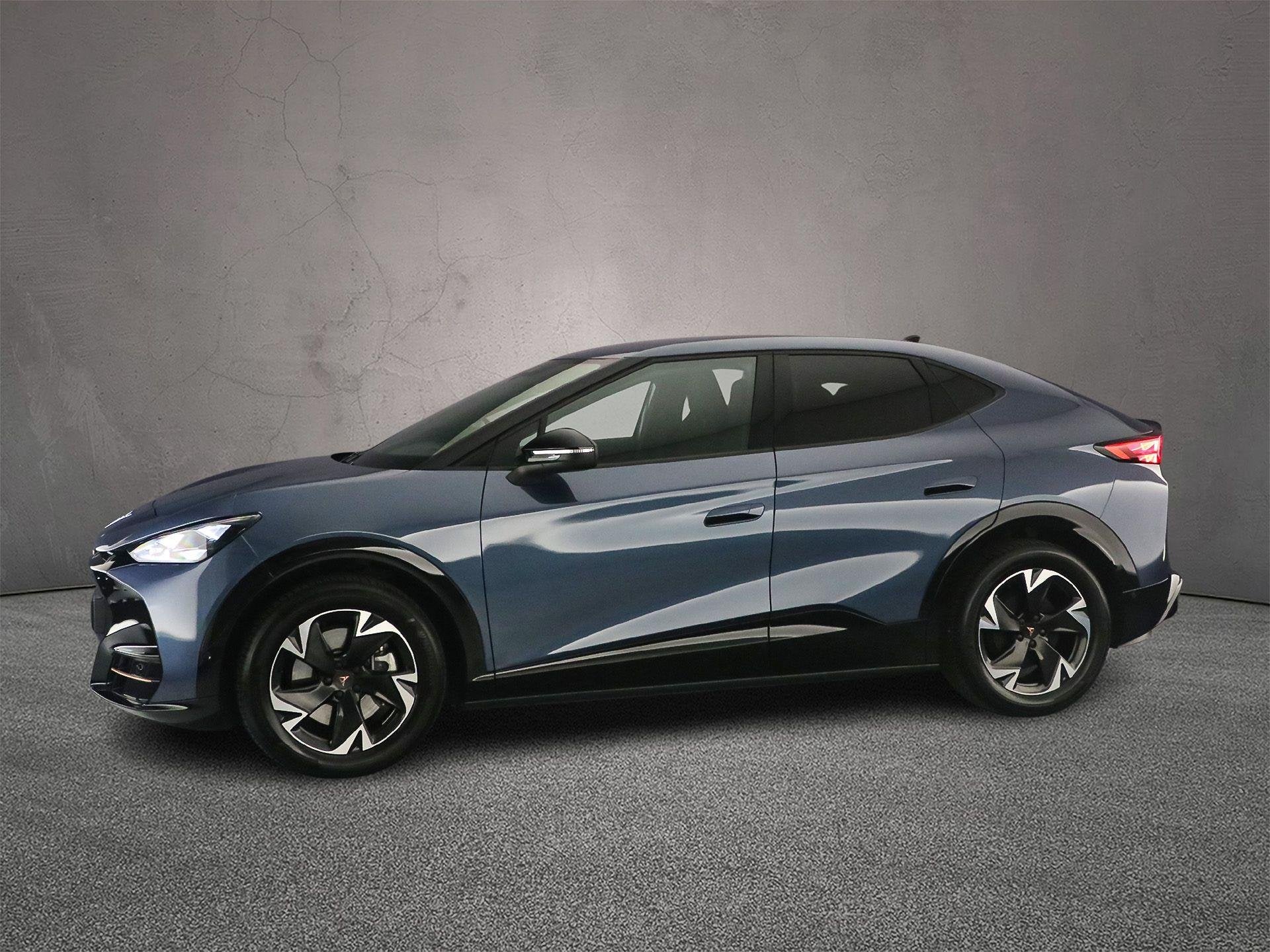 CUPRA Tavascan Business 82 kWh 286pk Automaat, Warmtepomp, A, Auto's, Automaat, Gebruikt, Zwart, 82 kWh