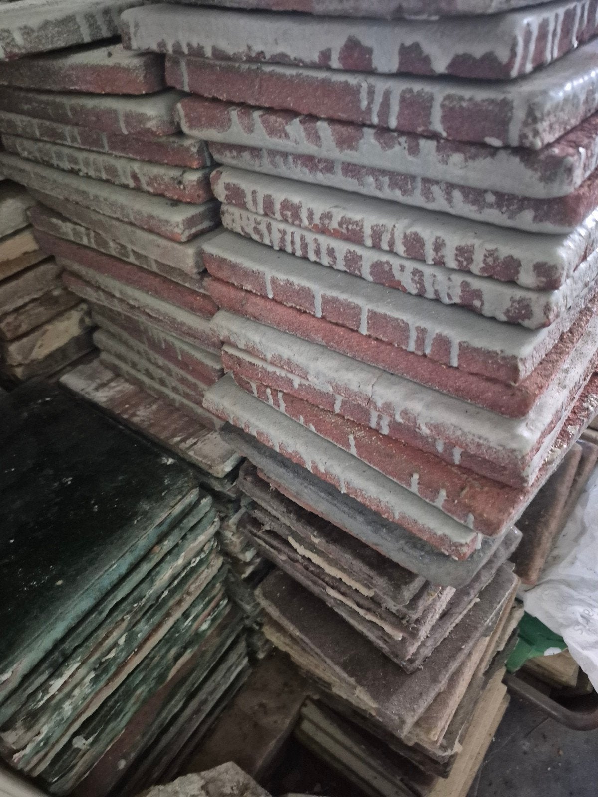 80 a 100 Kerkdrielplavuizen groen, wit/grijs en bruin, Ophalen, Keramiek, 20 tot 40 cm, Minder dan 5 m²