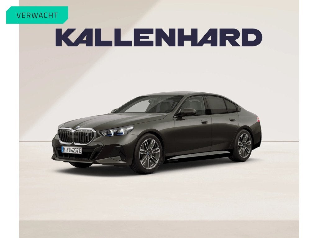 BMW i5 eDrive40 - M-Sport - Active Cruise Control - Harman K, Auto's, BMW, Achterwielaandrijving, Gebruikt, Zwart, 340 pk
