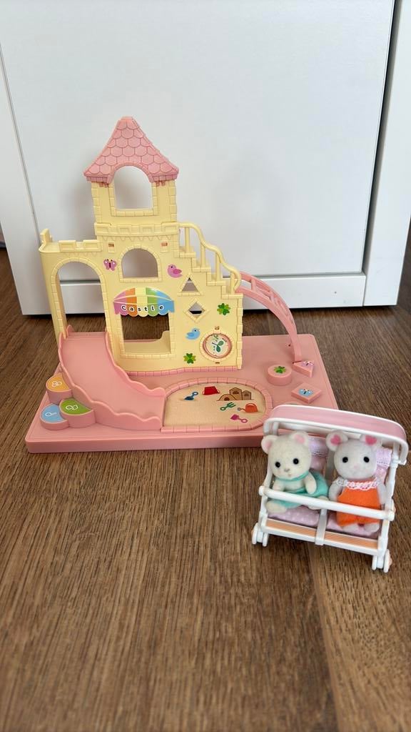 Sylvanian speeltuin, Ophalen, Zo goed als nieuw, Poppenhuis
