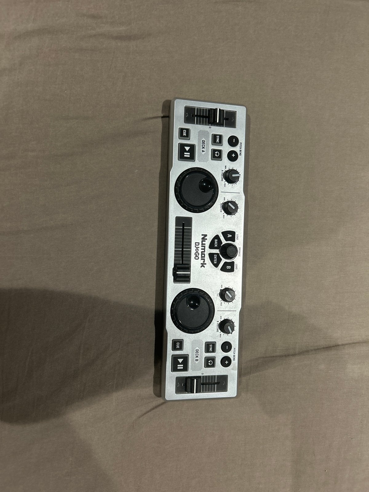 Numark DJ2GO DJ Controller - Compact en Draagbaar, Muziek en Instrumenten, Ophalen of Verzenden, Gebruikt, Dj-set, Numark