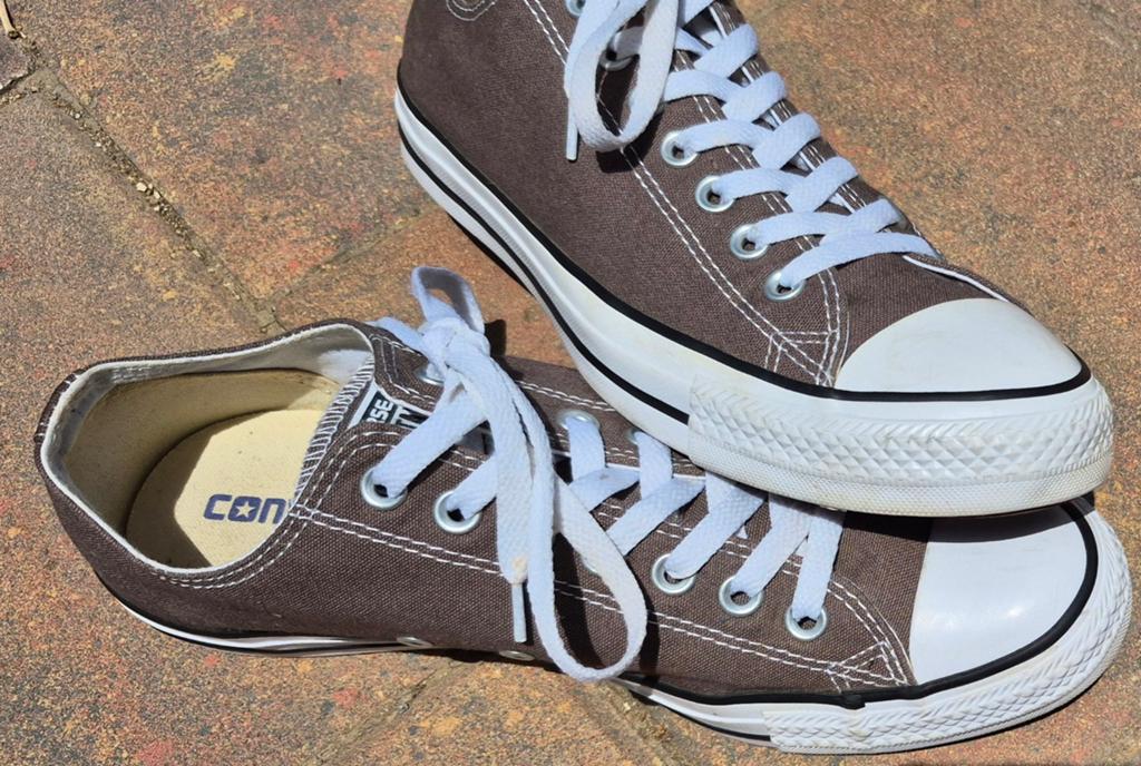 Mooie bruine Converse All Star low‑tops, maat 42, Ophalen of Verzenden, Zo goed als nieuw, Bruin, Sneakers of Gympen