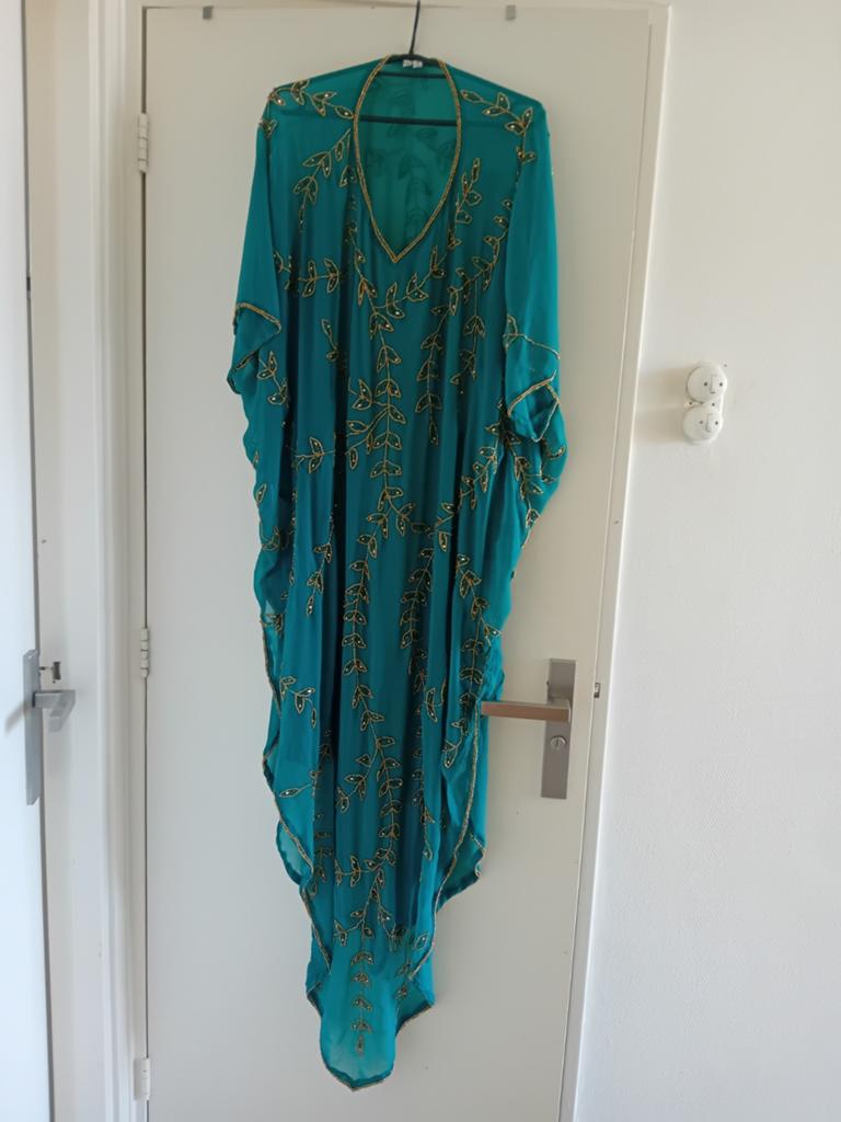 Elegante turquoise kaftan met gouden borduursels, Overige kleuren, Maat 42/44 (L), Ophalen of Verzenden, Onder de knie