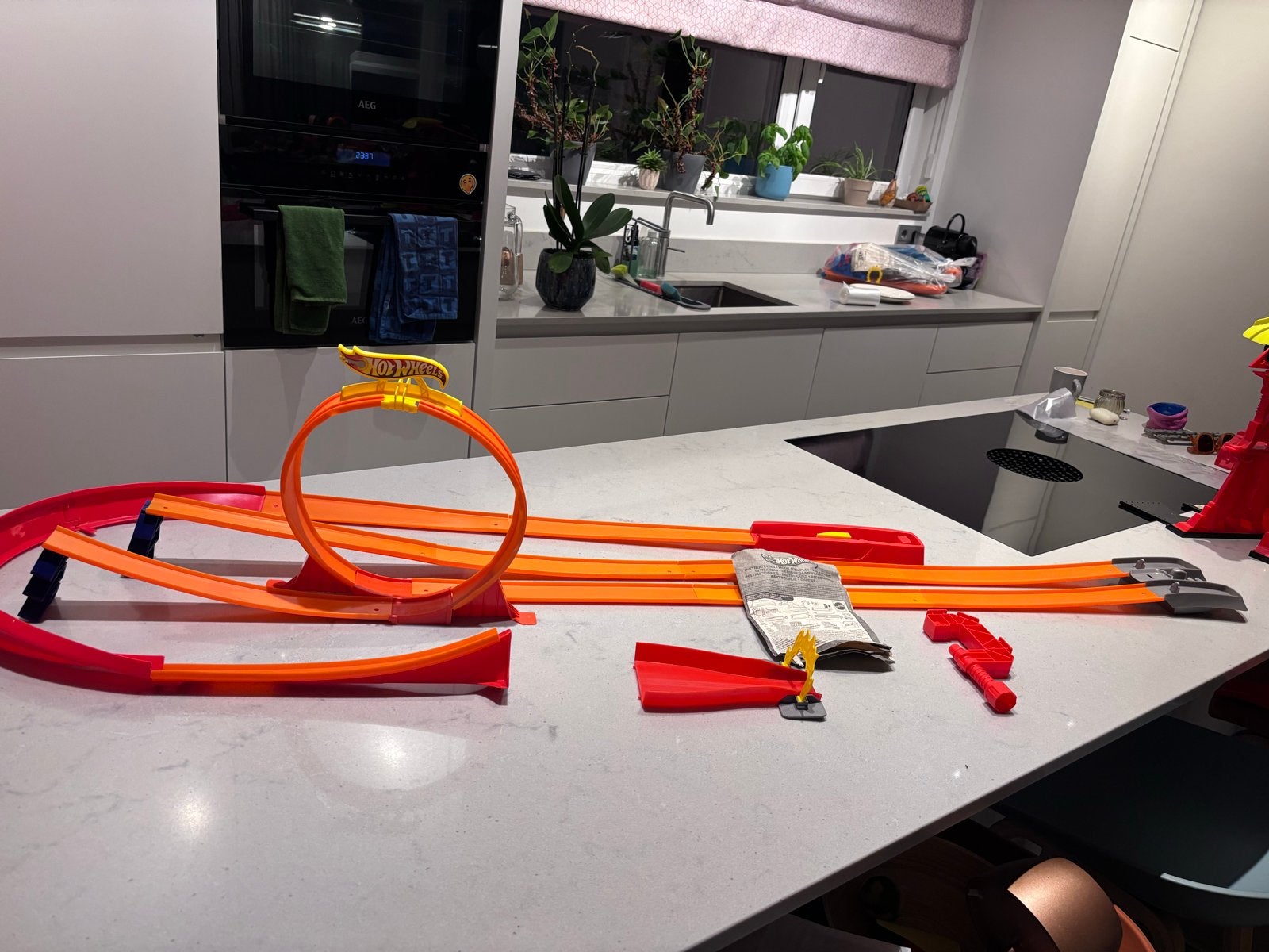 Hot Wheels racebaan set met diverse auto's, Ophalen, Gebruikt