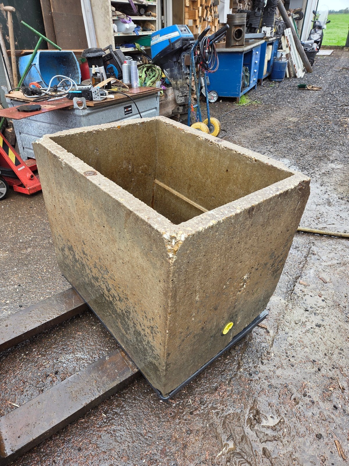 Betonnen waterput 60x80x64,5cm met 2 openingen, Ophalen, Gebruikt