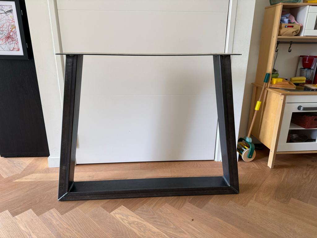 Twee grijs metalen tafelpoten trapezium 72cm hoog 95cm breed, Ophalen, Tafelpoot, 50 tot 100 cm, Industrieel, modern