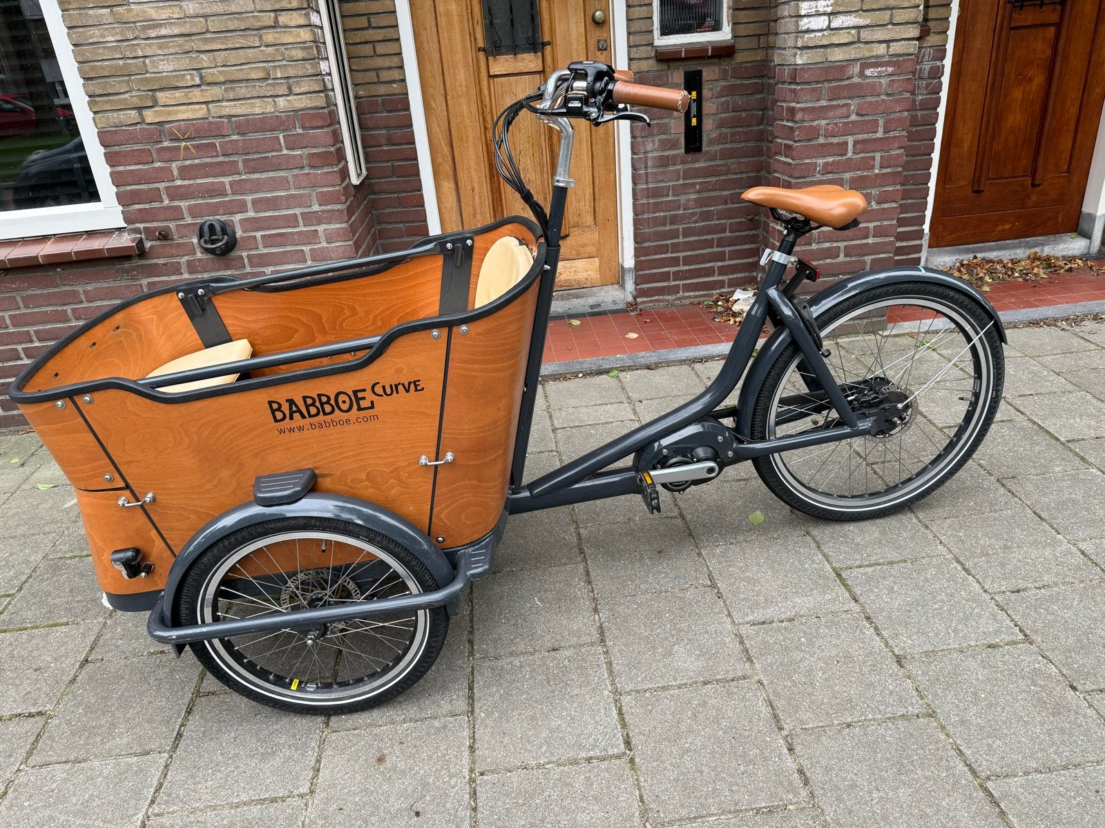 Babboe Curve Mountqin Elektrische Bakfiets met Huif, 4 kinderen of meer, Elektrisch, Zo goed als nieuw, Schijfrem