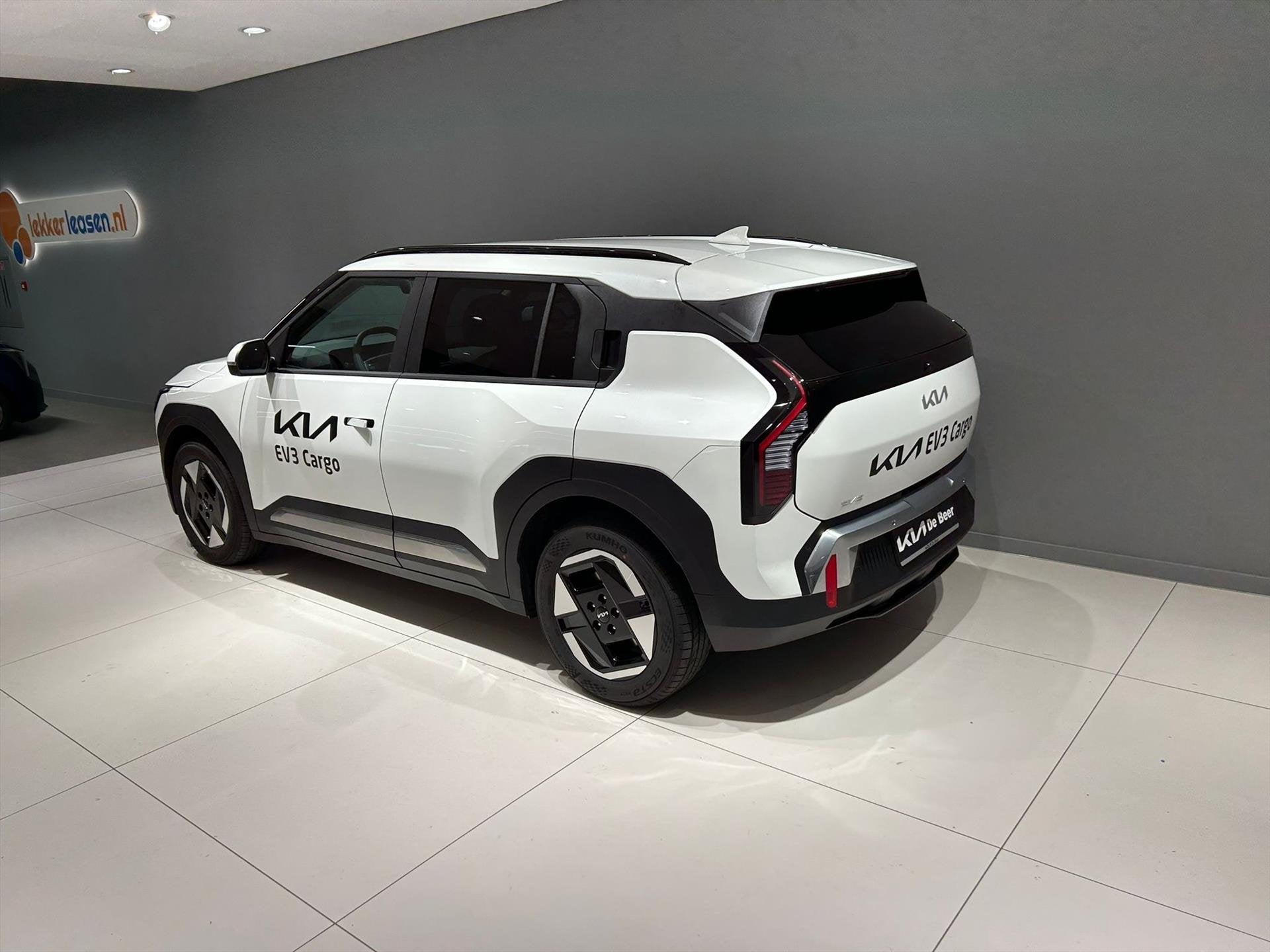 KIA Ev3 81,4 kWh 204pk Plus CARGO, Stof, 33 min, Wit, Origineel Nederlands