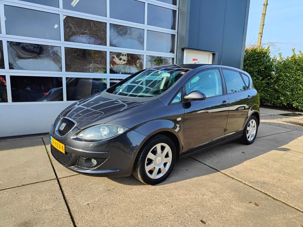 Seat Altea 1.6 Emotion, Gebruikt, 1295 kg, 4 cilinders, Metallic lak