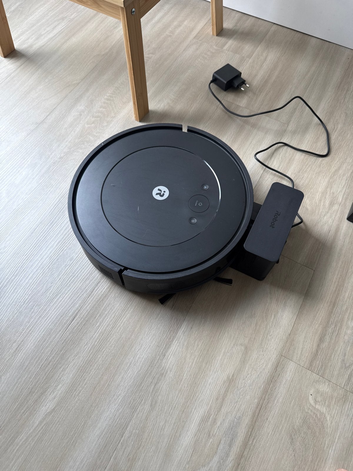 iRobot Roomba Essentialvacuum + mop, app-bediening, Witgoed en Apparatuur, Stofzuigers, Ophalen
