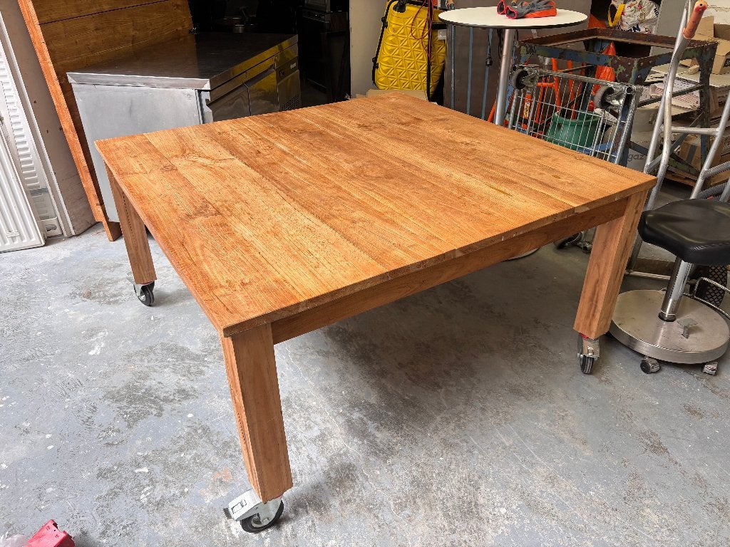 Bureau - vergadertafel - eettafel HARDHOUT op wielen, Overige typen, 139 cm, Hout, Bruin