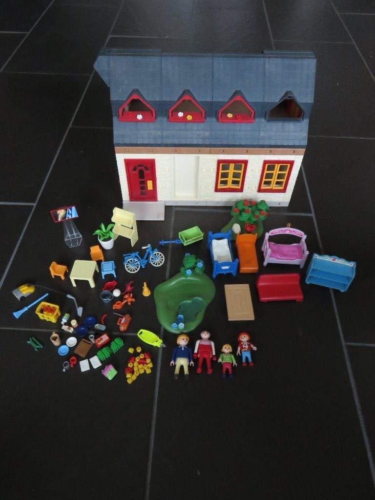 Playmobil poppenhuis met gebroken kap en veel accessoires., Kinderen en Baby's, Ophalen of Verzenden, Gebruikt