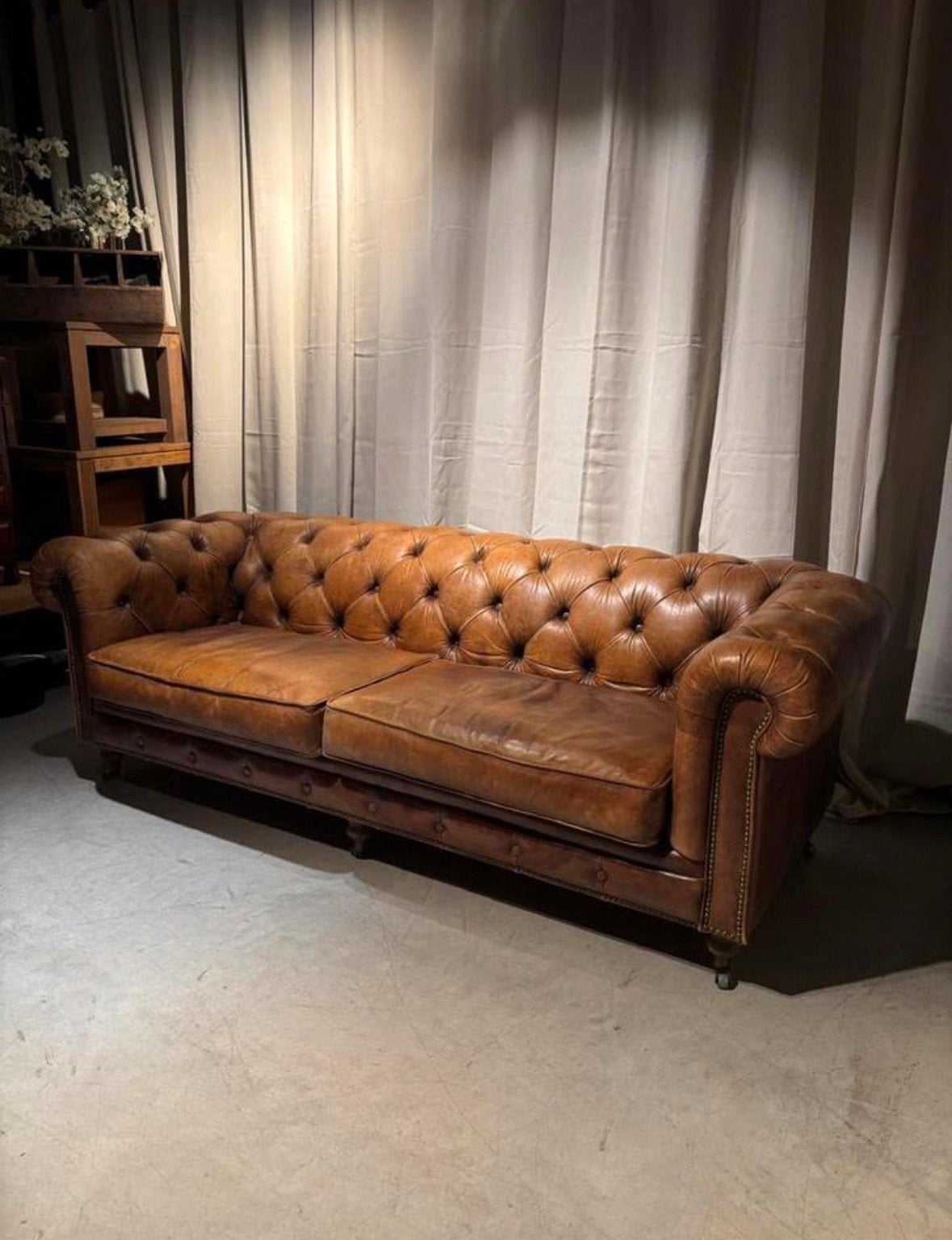 Chesterfield 3 zits Bank Cognac kleur, Gebruikt, Stoer vintage, Driepersoons, 200 tot 250 cm