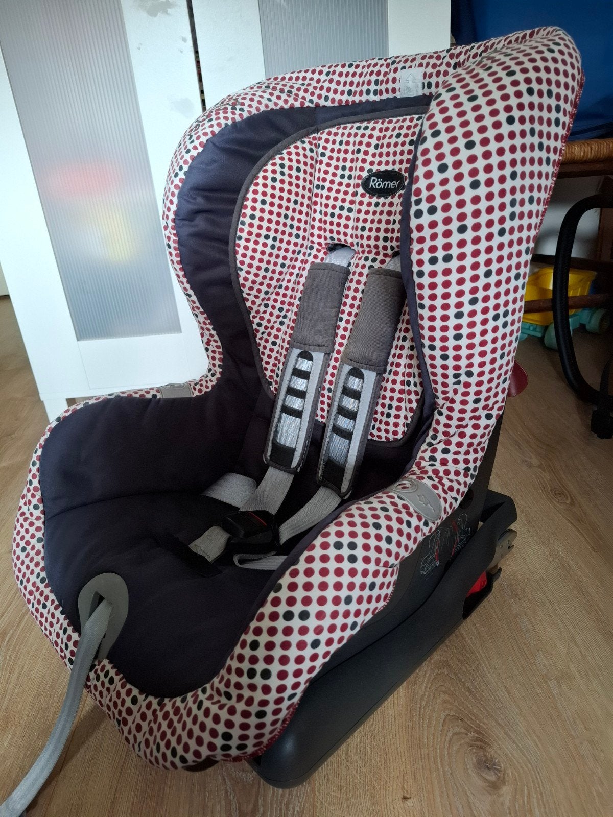 Romer autostoeltje 9-18 kg met stippen (isofix), Ophalen, Romer, Gebruikt, 9 t/m 18 kg