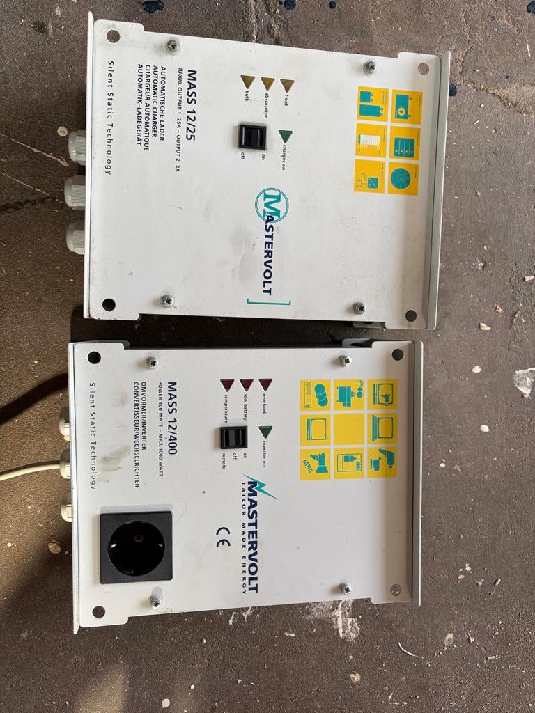 Mastervolt Acculader 12/25 en Omvormer 12/400 Set, Ophalen of Verzenden, Gebruikt