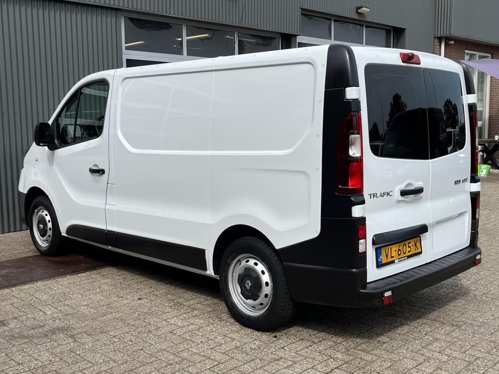 Renault Trafic 1.6 dCi L1H1 Airco Cruise control Parkeersens, Auto's, Bestelauto's, Voorwielaandrijving, Euro 5, Gebruikt, 4 cilinders