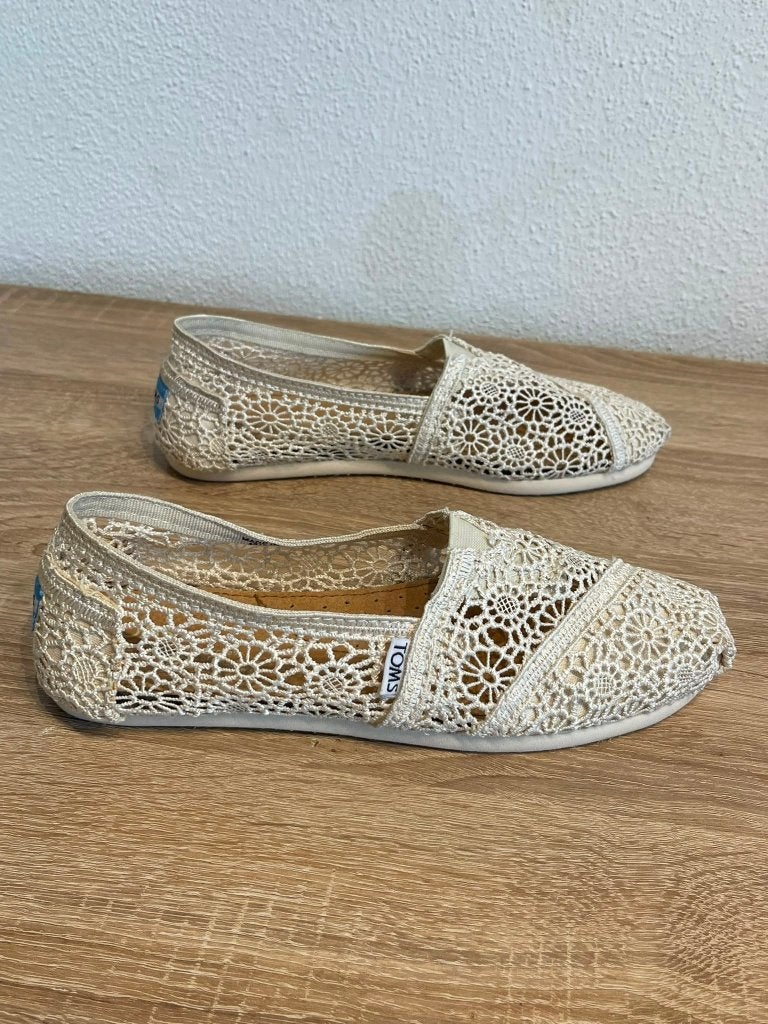 TOMS Alpargata Crochet ivoor W7.5, boho kanten zomer slip-on, Ophalen of Verzenden, Zo goed als nieuw, Toms, Toms