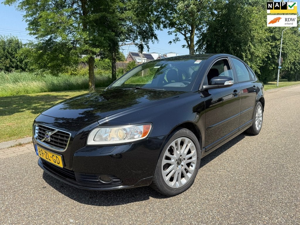 Volvo S40 2.4 D5 Edition I AUTOMAAT/NAP/CLIMA/APK 6-2027, Auto's, Gebruikt, Zwart, Diesel, Sedan