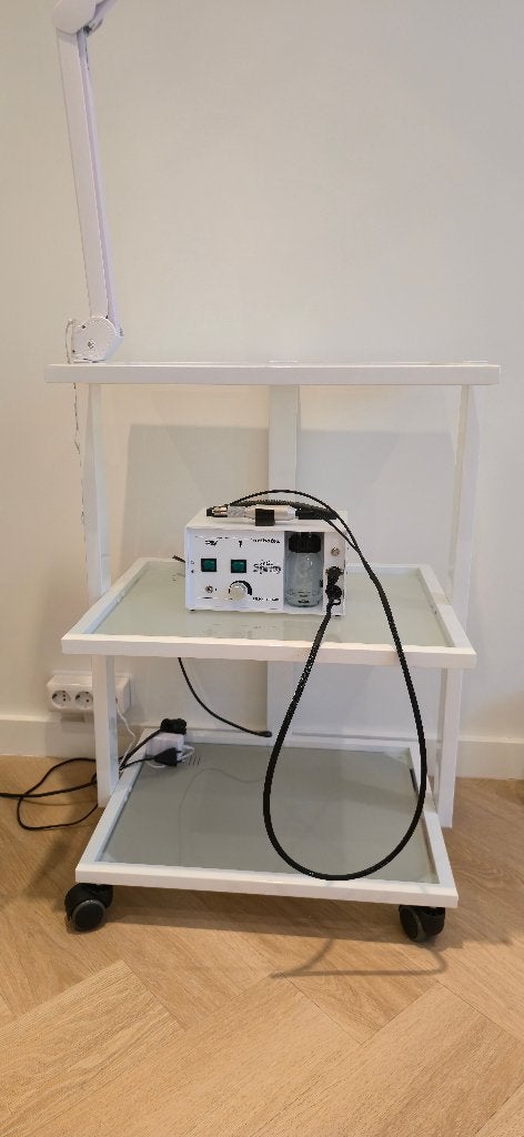 Roltafel met loeplamp, Ophalen, Zo goed als nieuw