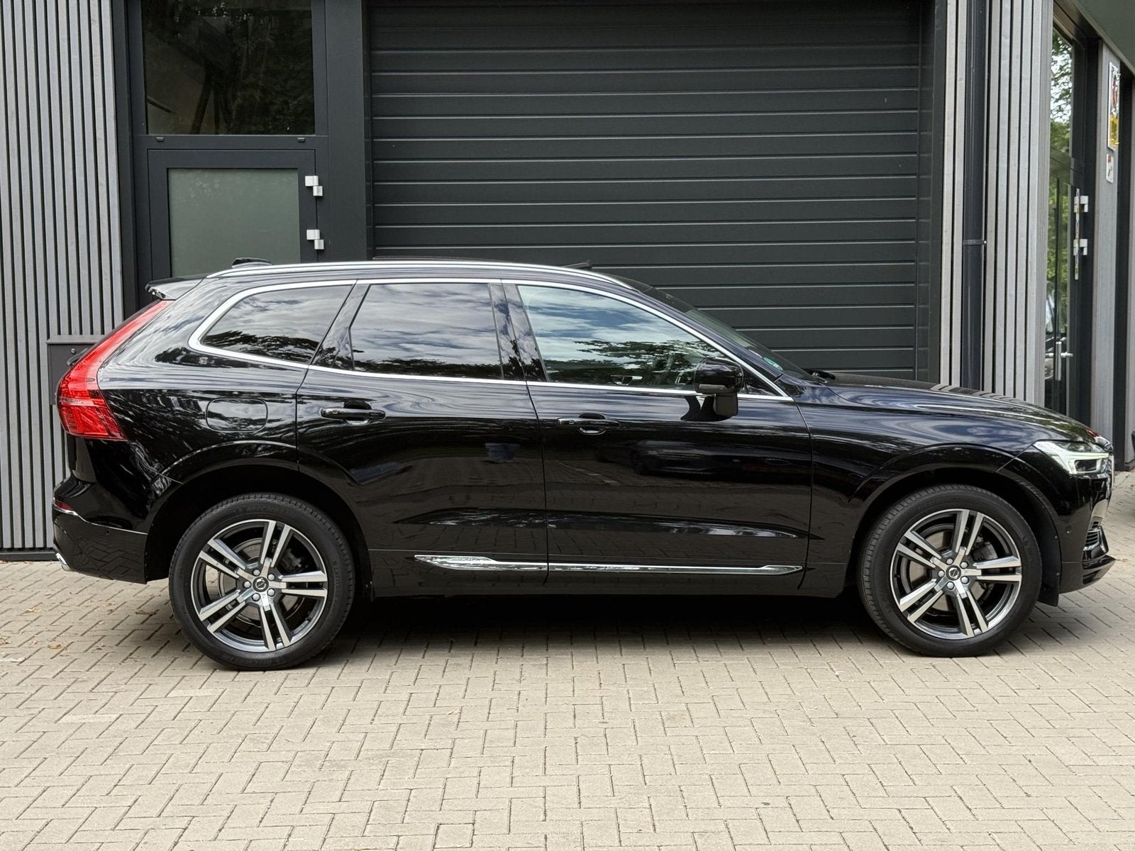 Volvo XC60 2.0 T8 Twin Engine AWD Inscription (bj 2018), Auto's, Gebruikt, 1969 cc, Zwart, Bedrijf